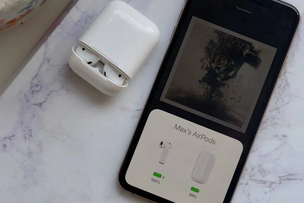 Apple AirPods with Charging Case (2nd Generation)