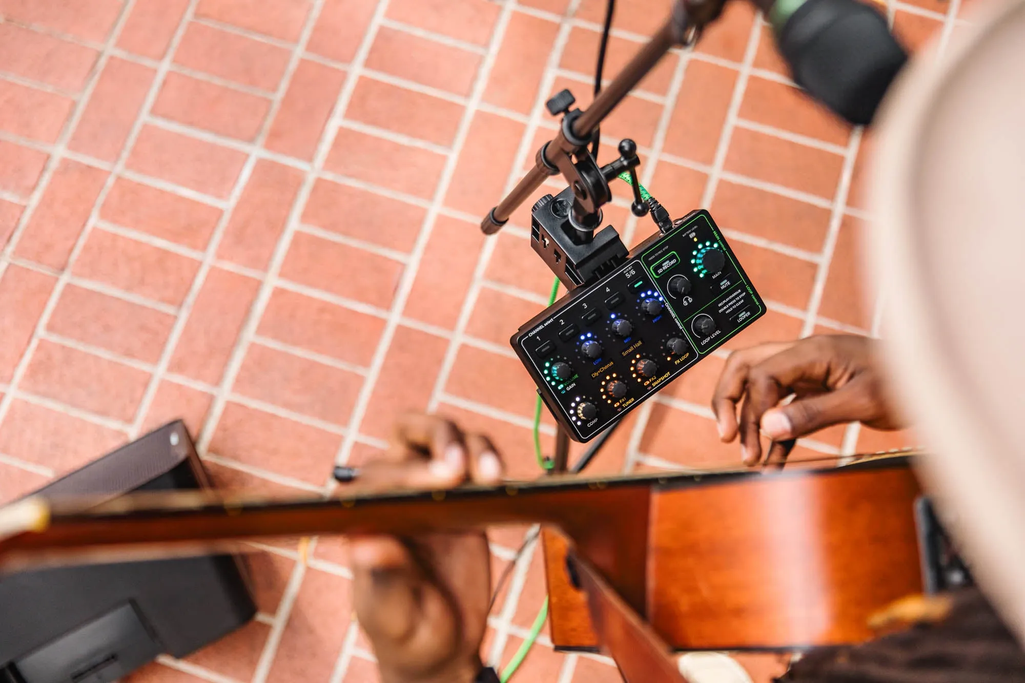 Mackie Showbox Battery-Powered All-In-One Live Performance Rig